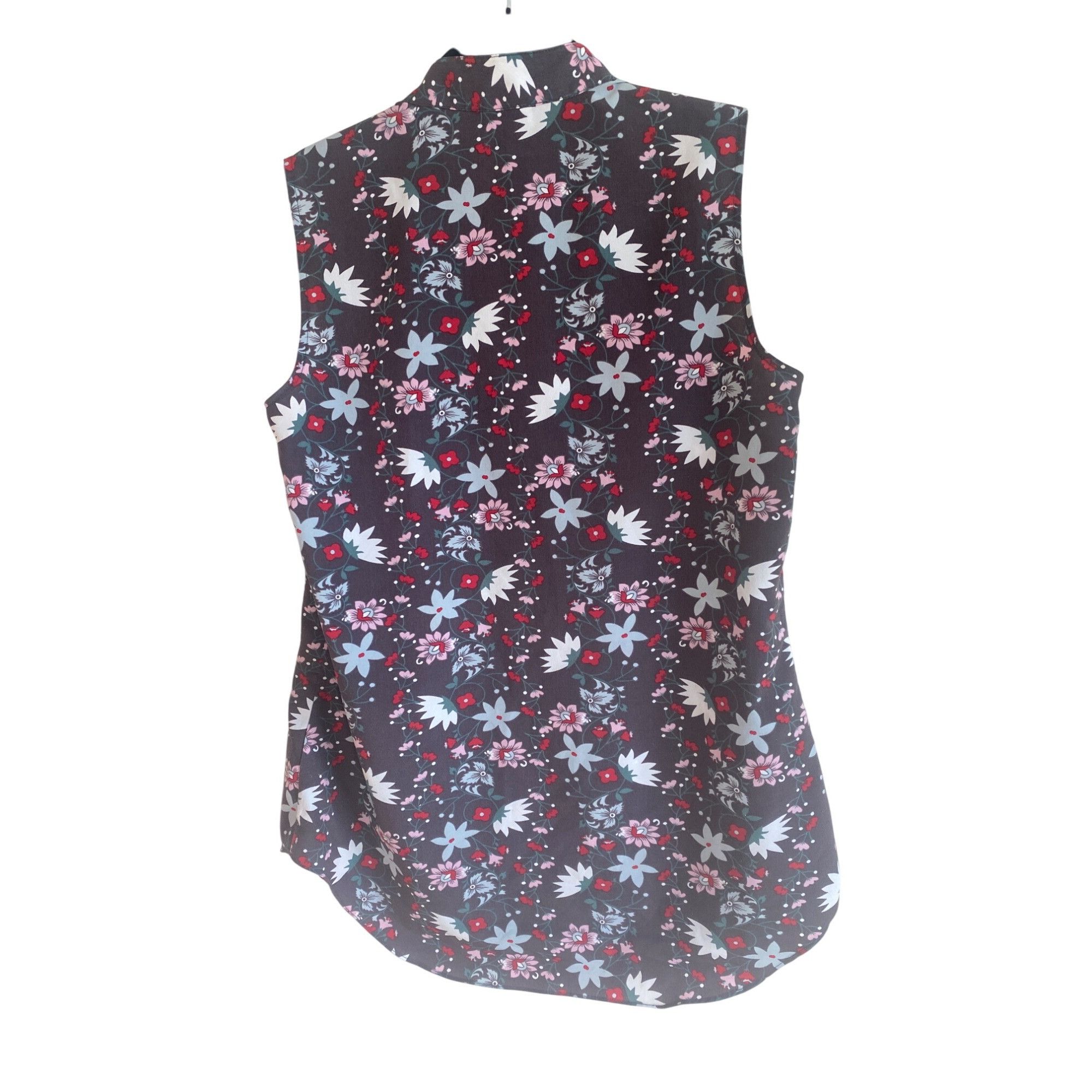 Designer Bundle of 3 Cabi XS sleeveless summer tops blouse Size XS / US 0-2 / IT 36-38 - 7 Thumbnail