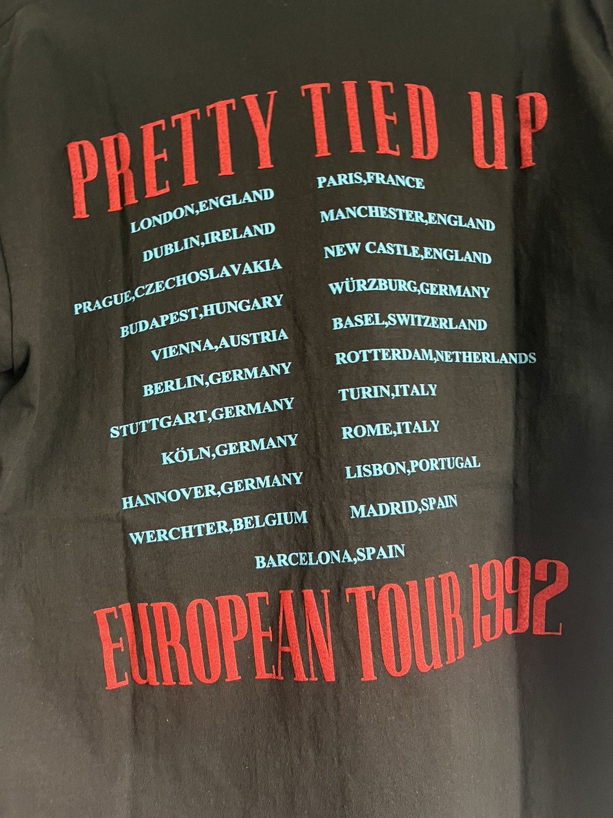 Guns N' Roses × Vintage Guns N’ Roses 1992 Pretty tied up European tour Size US L / EU 52-54 / 3 - 3 Thumbnail