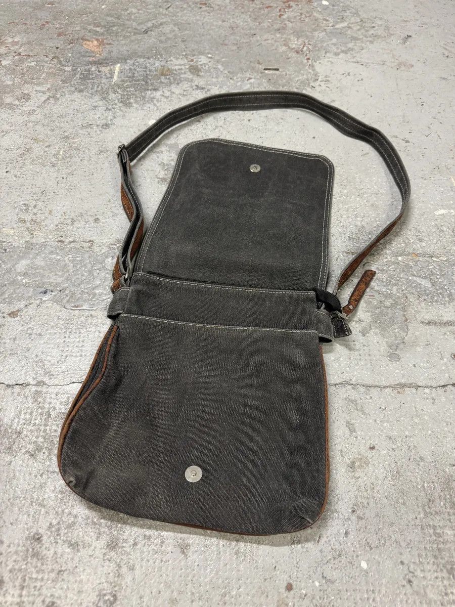 Dolce & Gabbana 2000s Dolce & Gabbana Converse Trompe L’Oeil Leather Shoulder Bag Size ONE SIZE - 4 Thumbnail