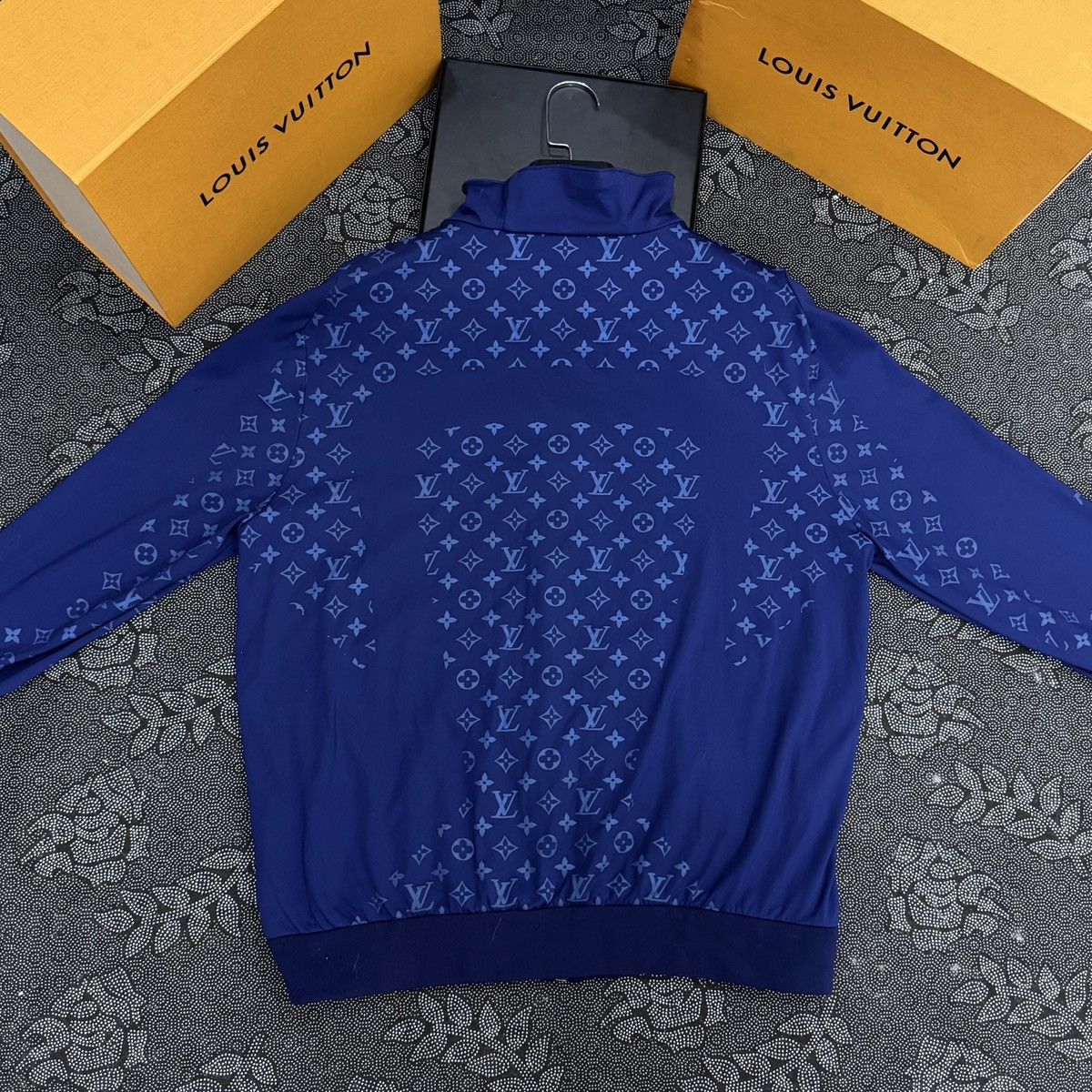 Louis Vuitton LOUIS VUIITON MONOGRAM ZIP-UP JACKET Size US L / EU 52-54 / 3 - 2 Thumbnail