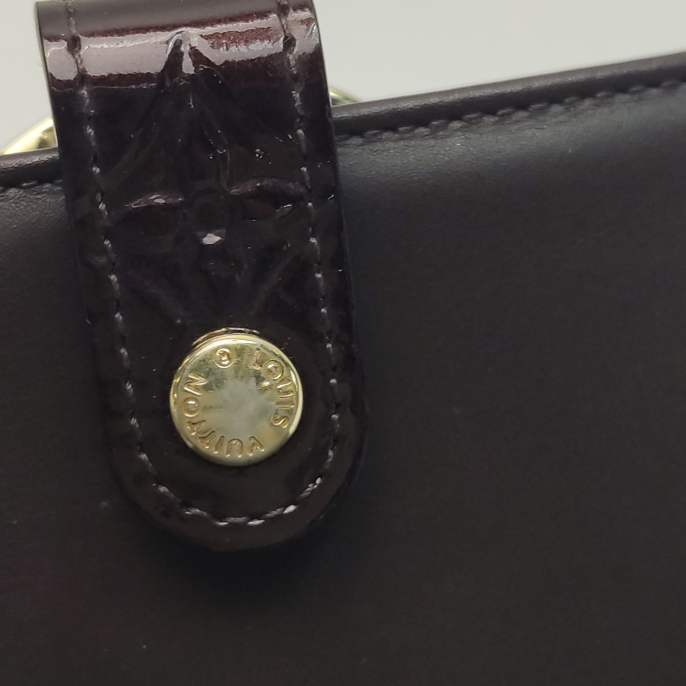 Louis Vuitton Louis Vuitton (LV) Patent leather solid color embossed mono Size ONE SIZE - 2 Thumbnail