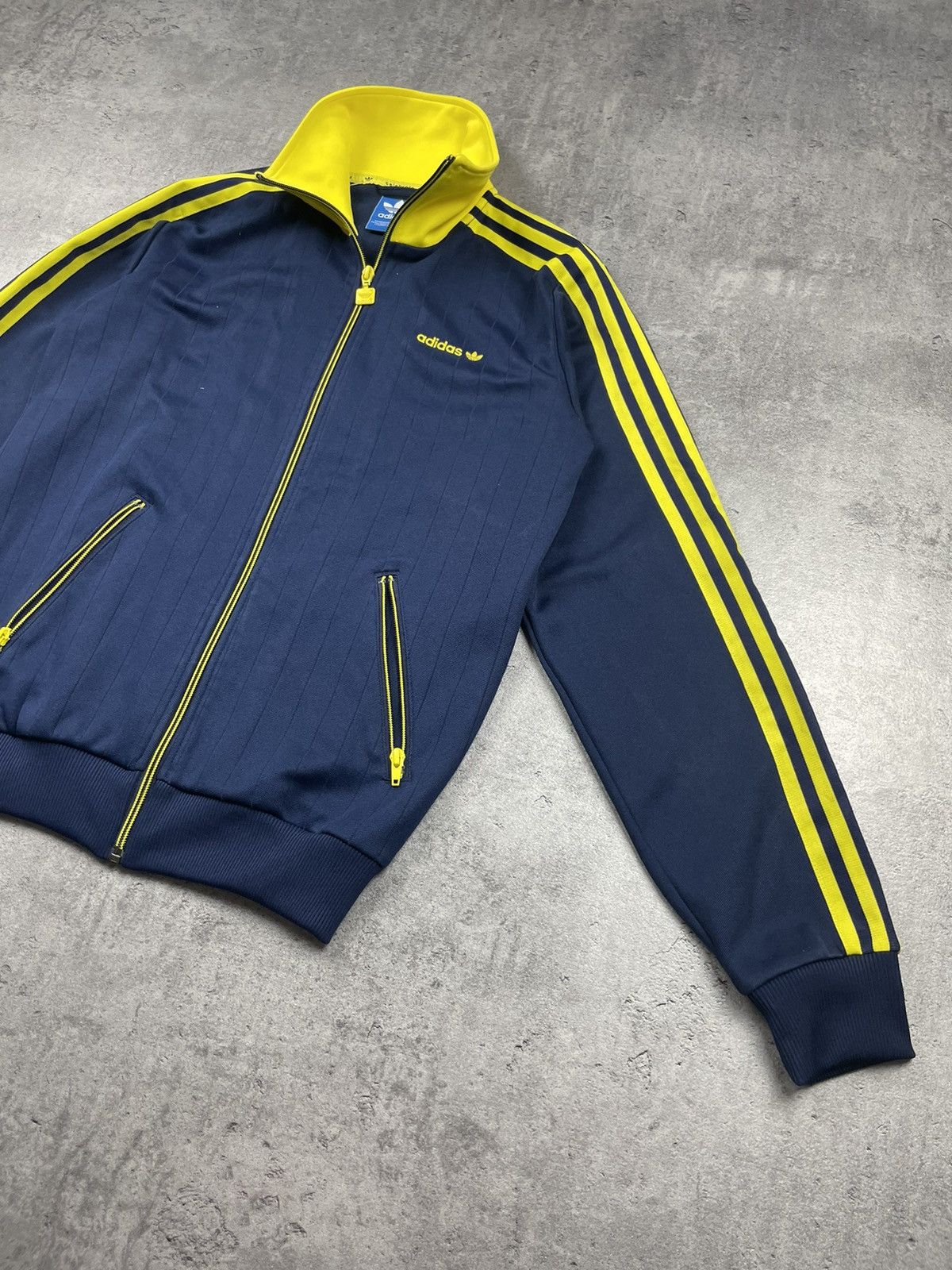 Adidas × Japanese Brand × Vintage Adidas 3 stripes zip hoodie 