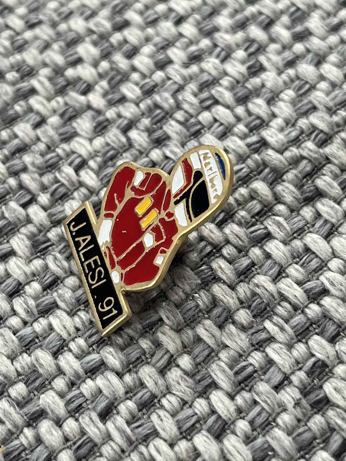 Formula 1 × Vintage Jean Alesi, Ferrari vintage pin (1991) Size ONE SIZE - 3 Thumbnail
