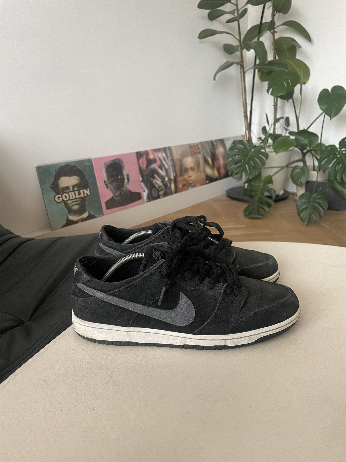 image of Nike Dunk Low Sb Ishod Wair Black Graphite Cracked Leather Shoes in Black Grey, Men's (Size 10)