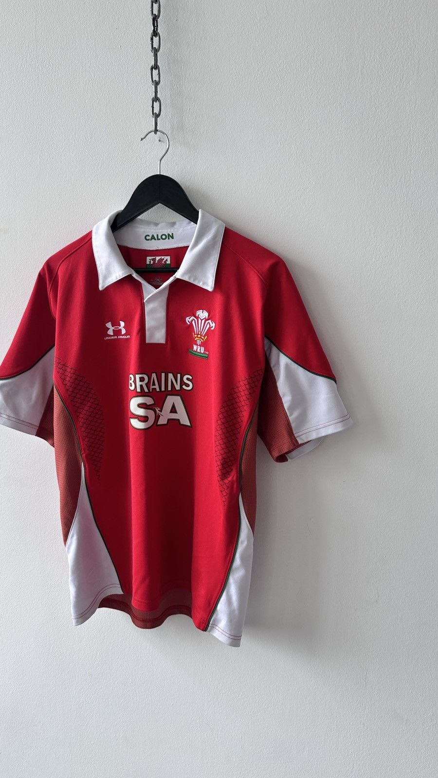 Under Armour Wales WRU Rugby Union Home Shirt Under Armour Brains Jersey Size US M / EU 48-50 / 2 - 3 Thumbnail