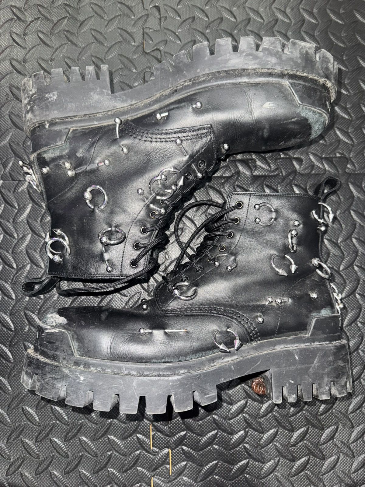 Balenciaga BALENCIAGA LEATHER PIERCING STRIKE BOOTS Size US 11 / EU 44 - 1 Thumbnail
