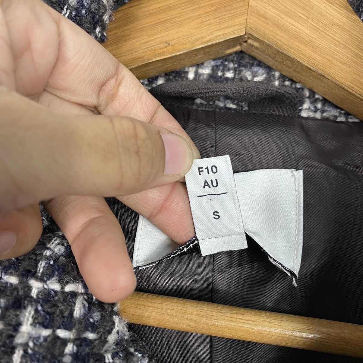 Japanese Brand Vintage Bomber Jacket Knit Design H&M Wool Issey Miyake Size US L / EU 52-54 / 3 - 20 Thumbnail
