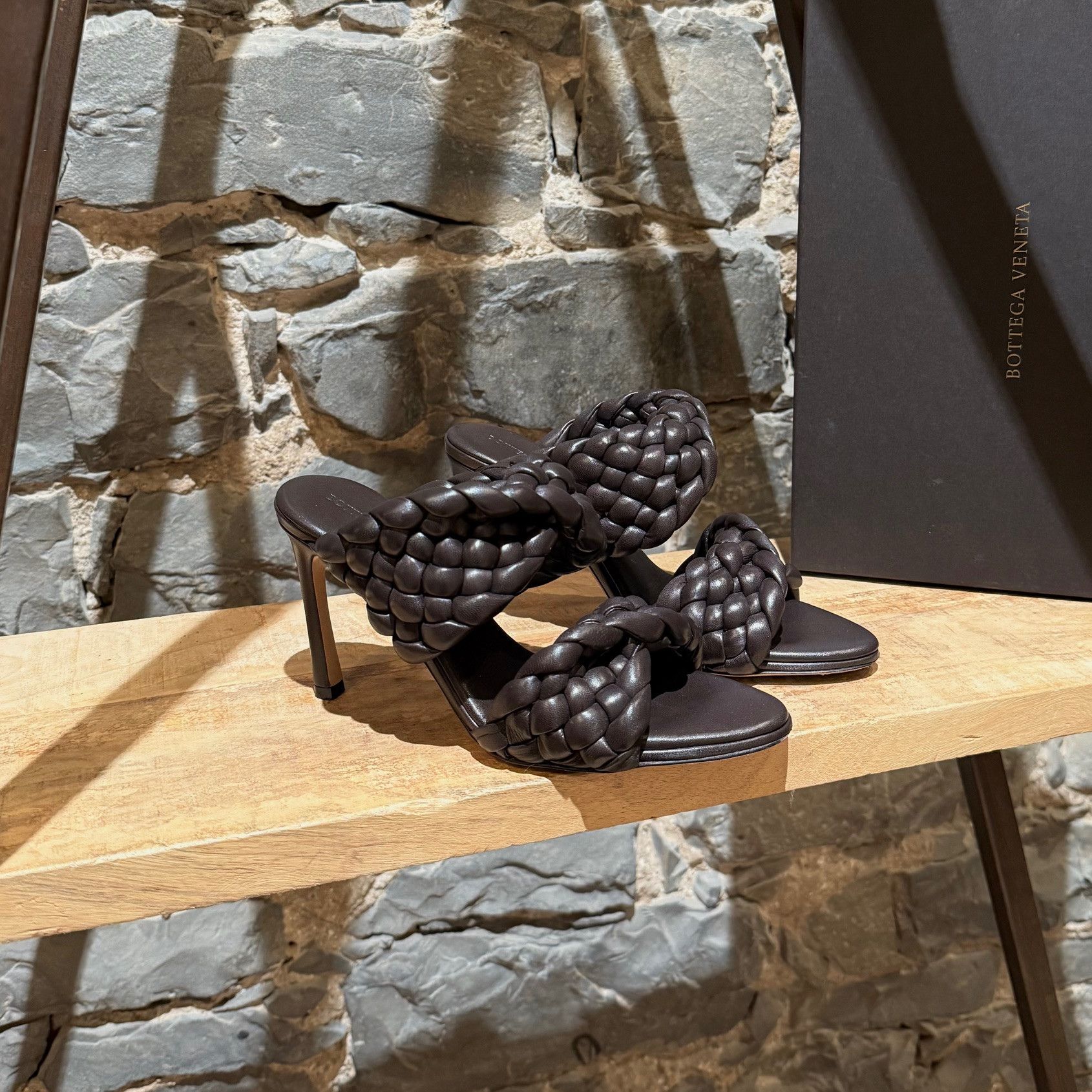 Bottega Veneta Bottega Veneta Brown Leather Woven The Curve Heeled Sandals Size US 6 / IT 36 - 1 Thumbnail