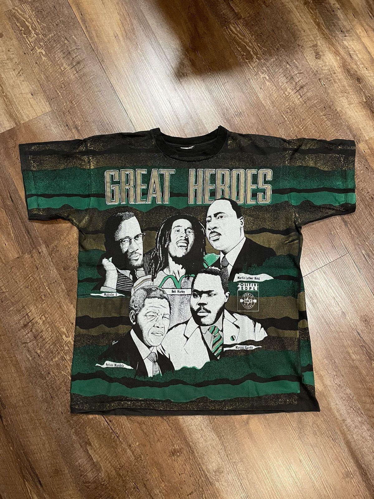 Great Heroes vintage tee 90s