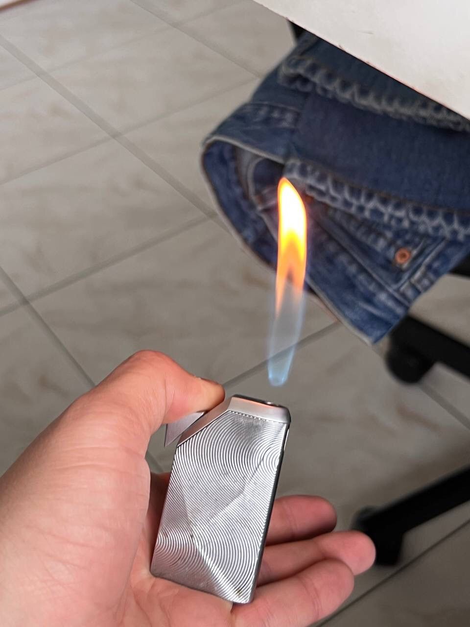 Japanese Brand × Marlboro Y2K ELEGANCE MARLBORO METAL PUNK ROCK LIGHTER ASYMMETRICAL Size ONE SIZE - 6 Thumbnail