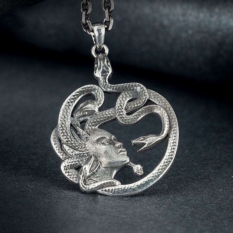 Vintage Medusa Pendant Necklace Size ONE SIZE - 1 Thumbnail