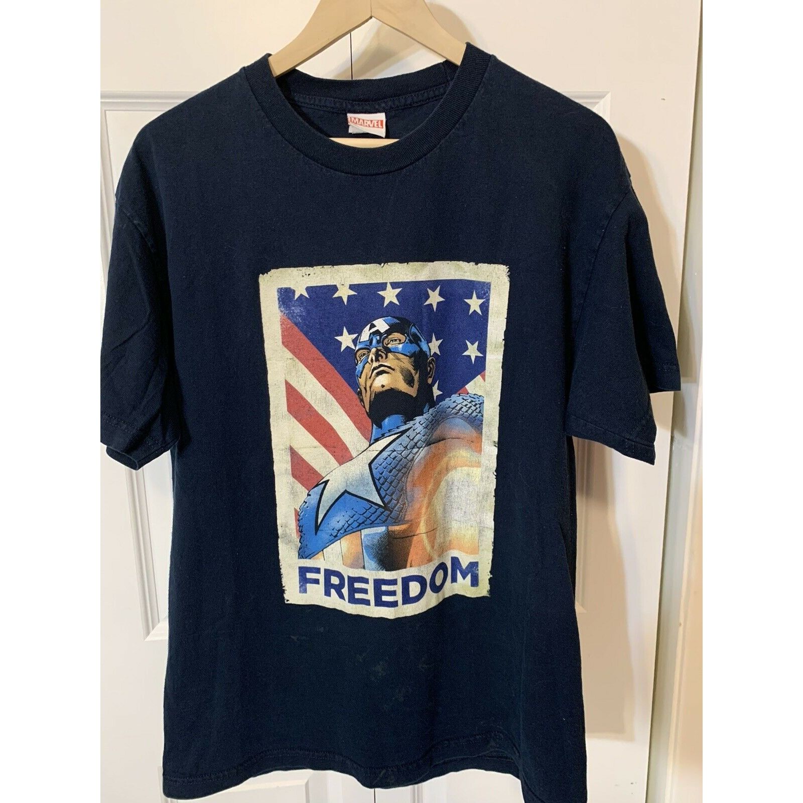 Marvel Comics Marvel Captain America Freedom Men’s Sz L Navy Blue Graphic Size US L / EU 52-54 / 3 - 3 Thumbnail