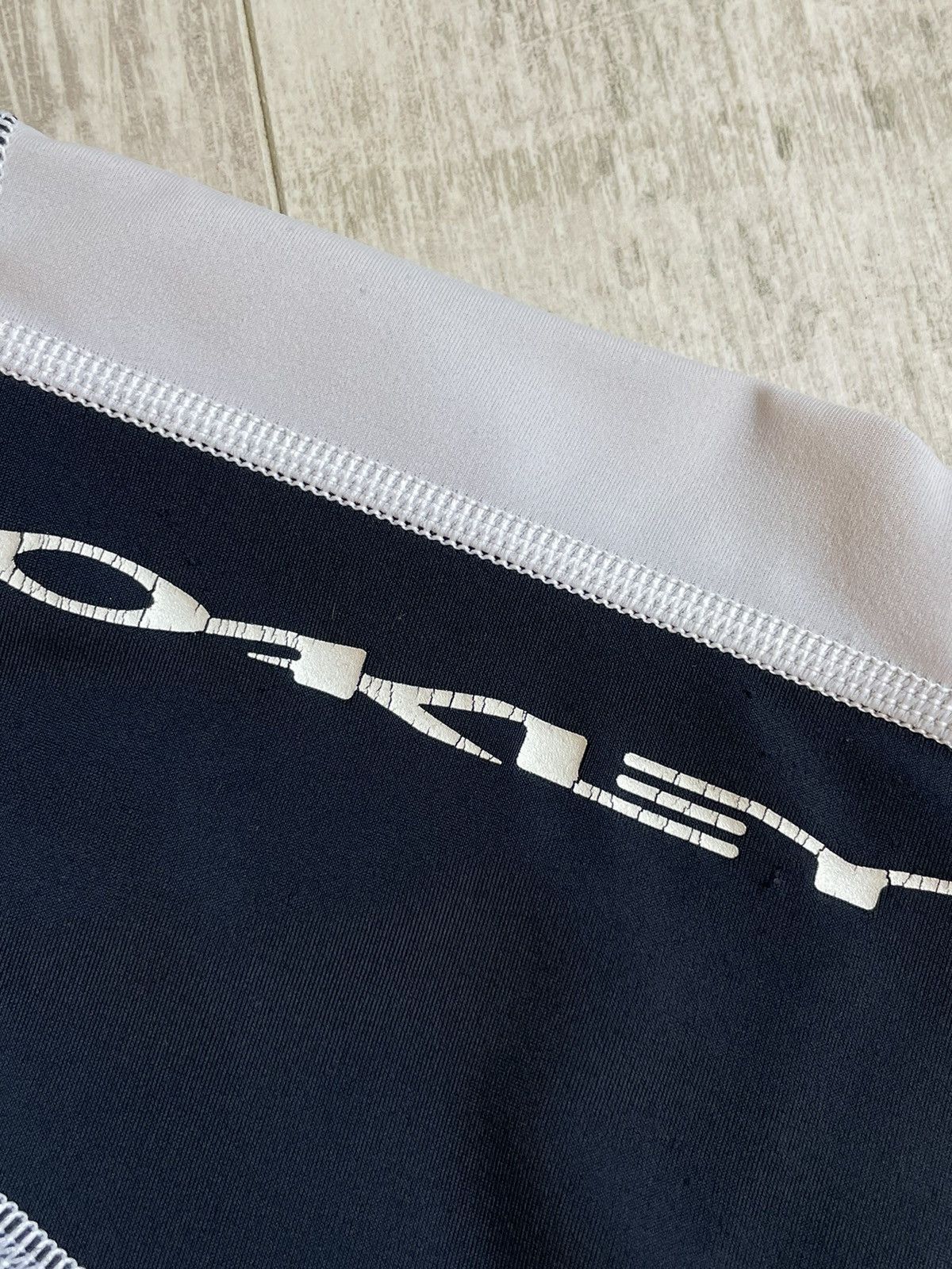 Oakley Vintage Oakley 90’s Thermal Shirt Y2K Surf Style RARE Size US XL / EU 56 / 4 - 4 Thumbnail