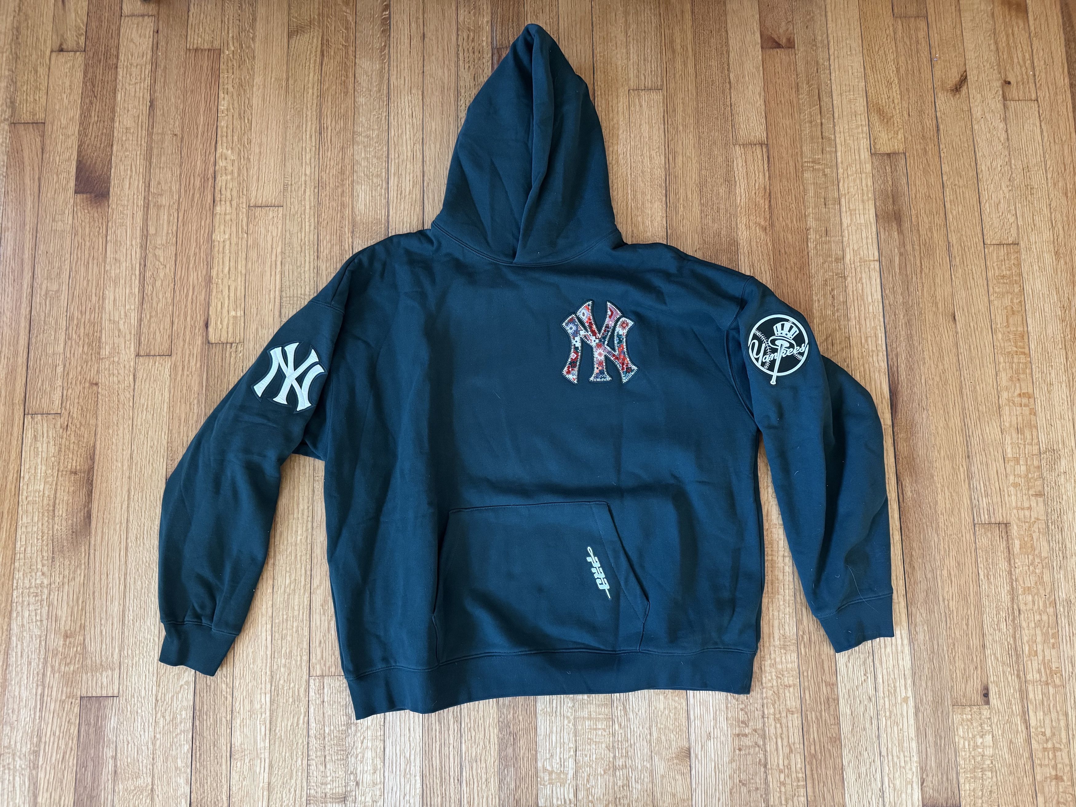 Pro Standard NWT Pro Standard New York Yankees Tapestry 2.0 Hoodie 2XL Size US XXL / EU 58 / 5 - 1 Thumbnail