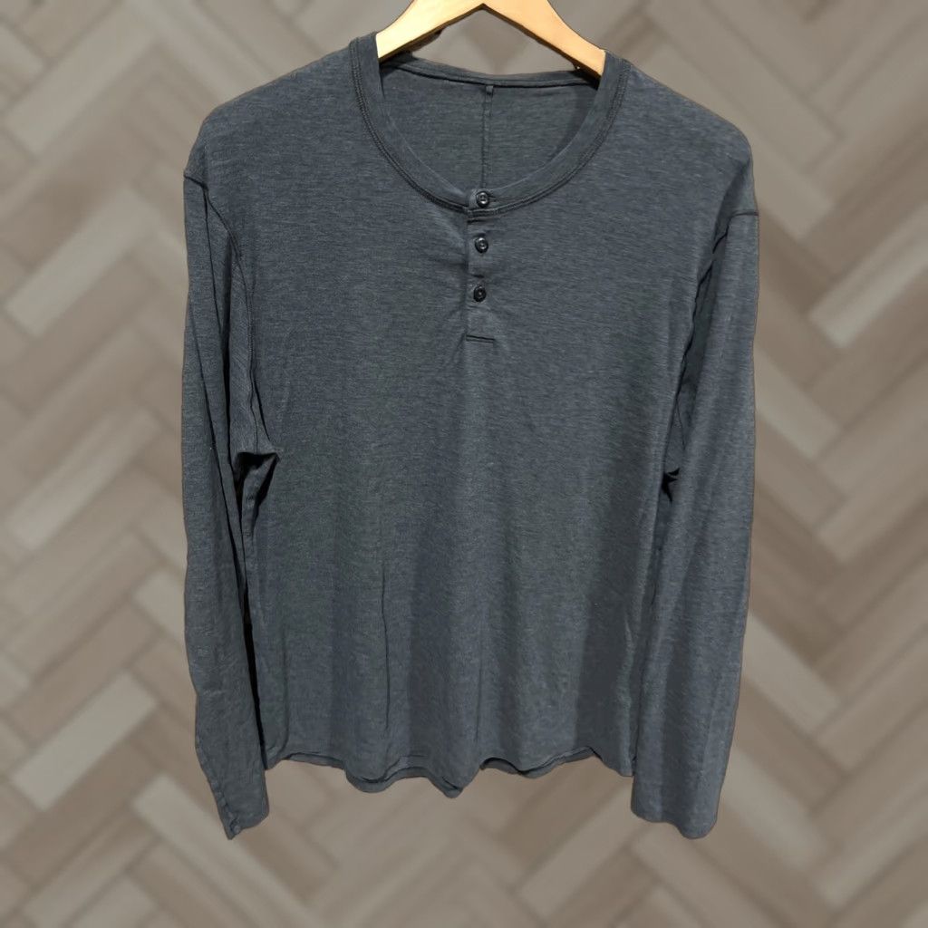 Lululemon Lululemon Henley Shirt Mens Gray Button Pullover Athletic Long Sleeve Large Size US L / EU 52-54 / 3 - 1 Thumbnail