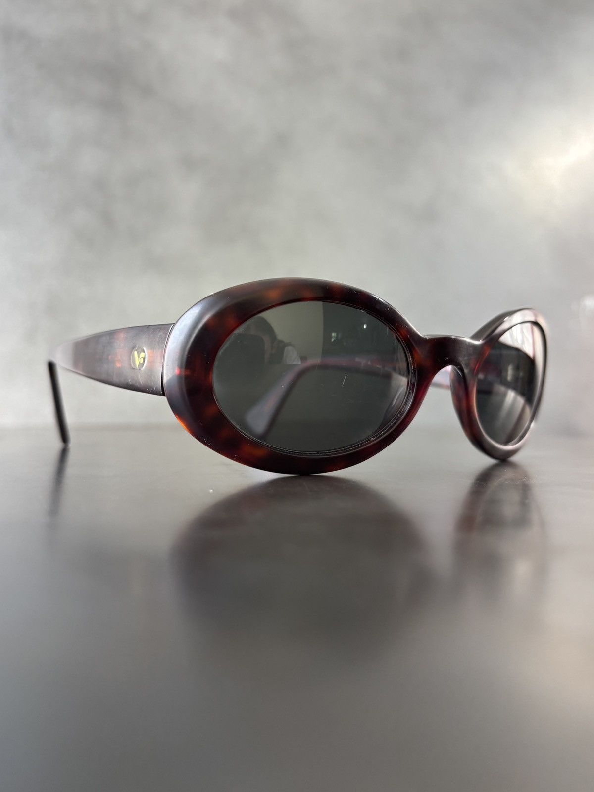 Vogue Vintage Vogue Sunglasses 1990s Made in Italy Oval Y2K VO2167 Size ONE SIZE - 25 Thumbnail