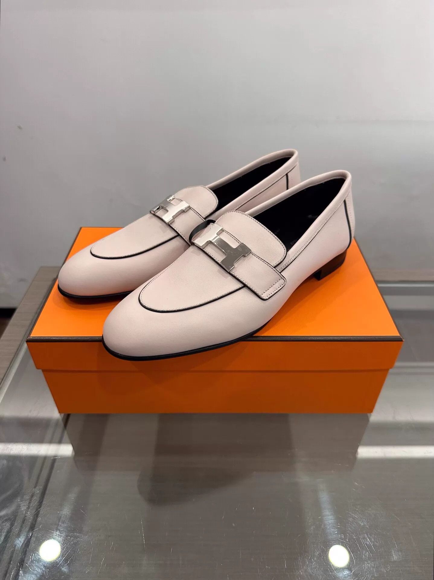 Hermes Hermes Women's Light Pink Silver H Logo Loafer Size US 5.5 / IT 35.5 - 1 Thumbnail