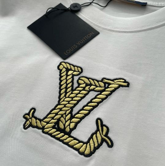 Louis W. LV 2025 Embroidery Tee Top Quality Size M / US 6-8 / IT 42-44 - 3 Thumbnail
