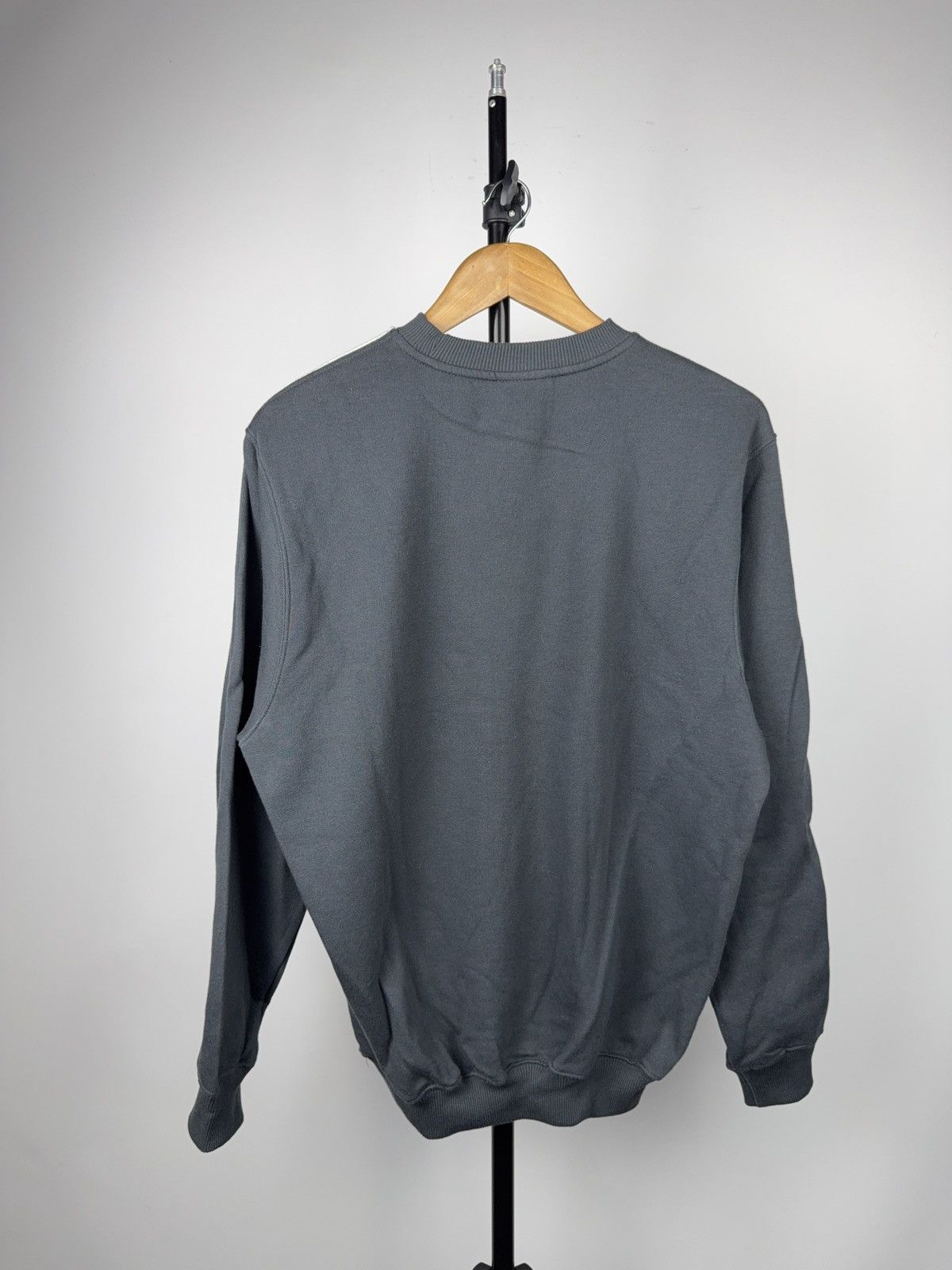 Adidas Vintage Adidas Big Central Logo Sweatshirt Grey Y2K 2001 Size US S / EU 44-46 / 1 - 9 Thumbnail