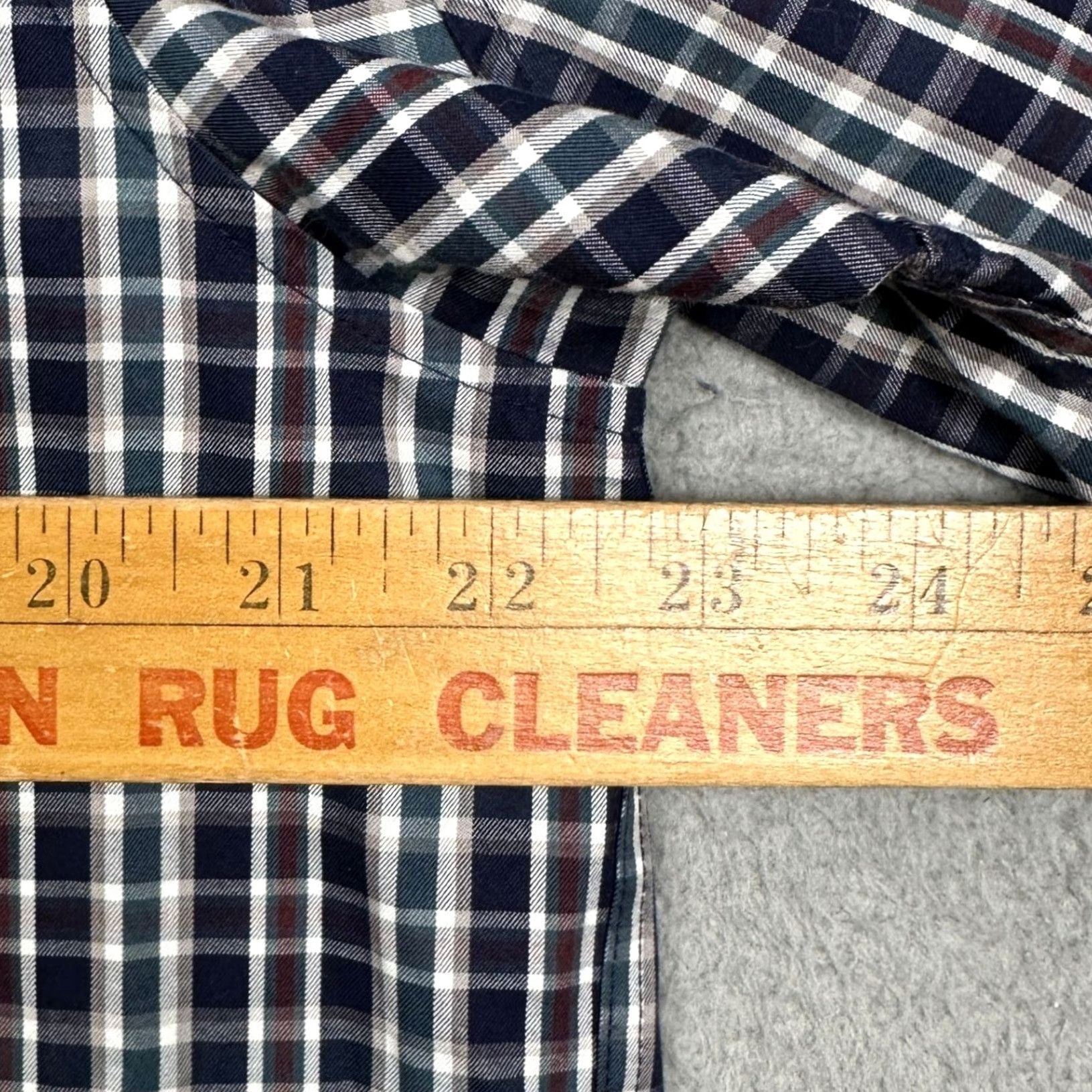Duluth Trading Company Duluth Trading Co Shirt Mens Large Blue Plaid Wrinklefighter Button Up Trim Fit Size US L / EU 52-54 / 3 - 5 Thumbnail