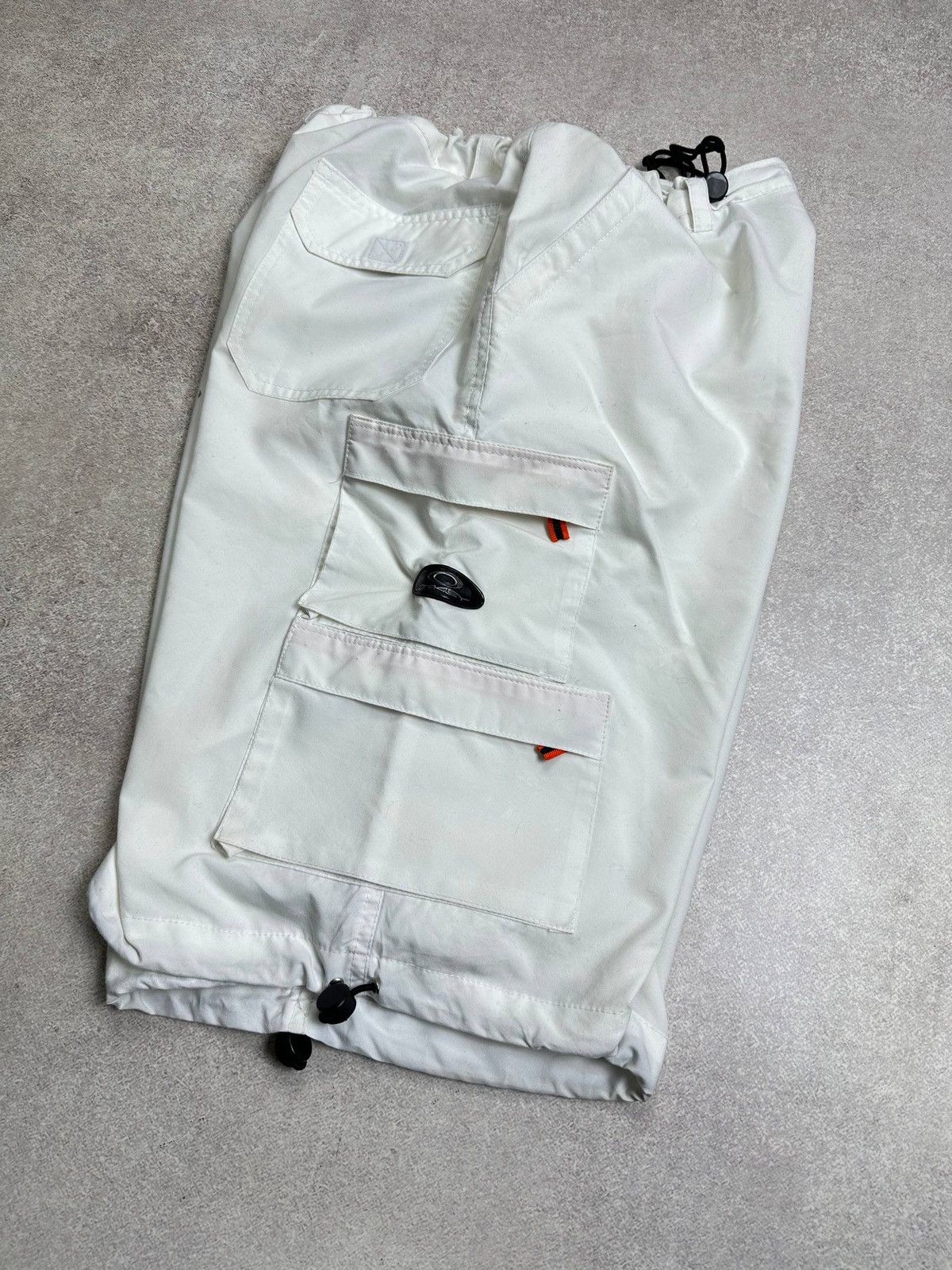 Vintage Vintage 90s Oakley Nylon Adjustable Shorts Jorts White M Size US 32 / EU 48 - 3 Thumbnail
