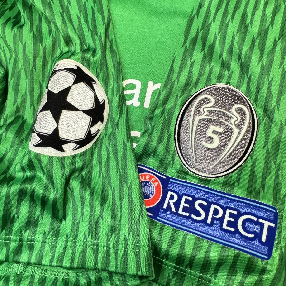 New Balance Liverpool 17/18 gk shirt #1 Karius Size US XL / EU 56 / 4 - 6 Thumbnail