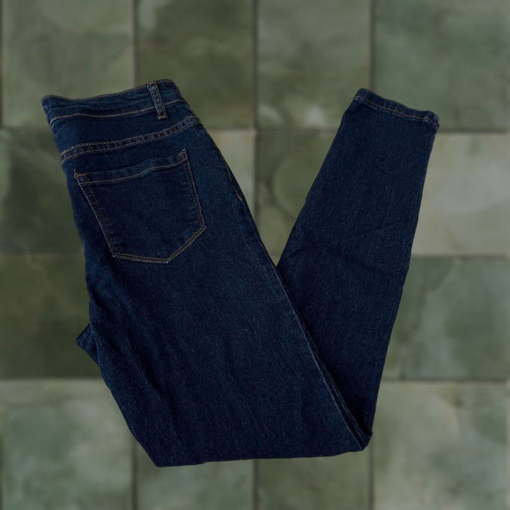Forever 21 Forever 21 Womens Dark Blue Skinny Jeans 28 Mid Rise Stretch Denim Casual Size 28" / US 6 / IT 42 - 1 Thumbnail