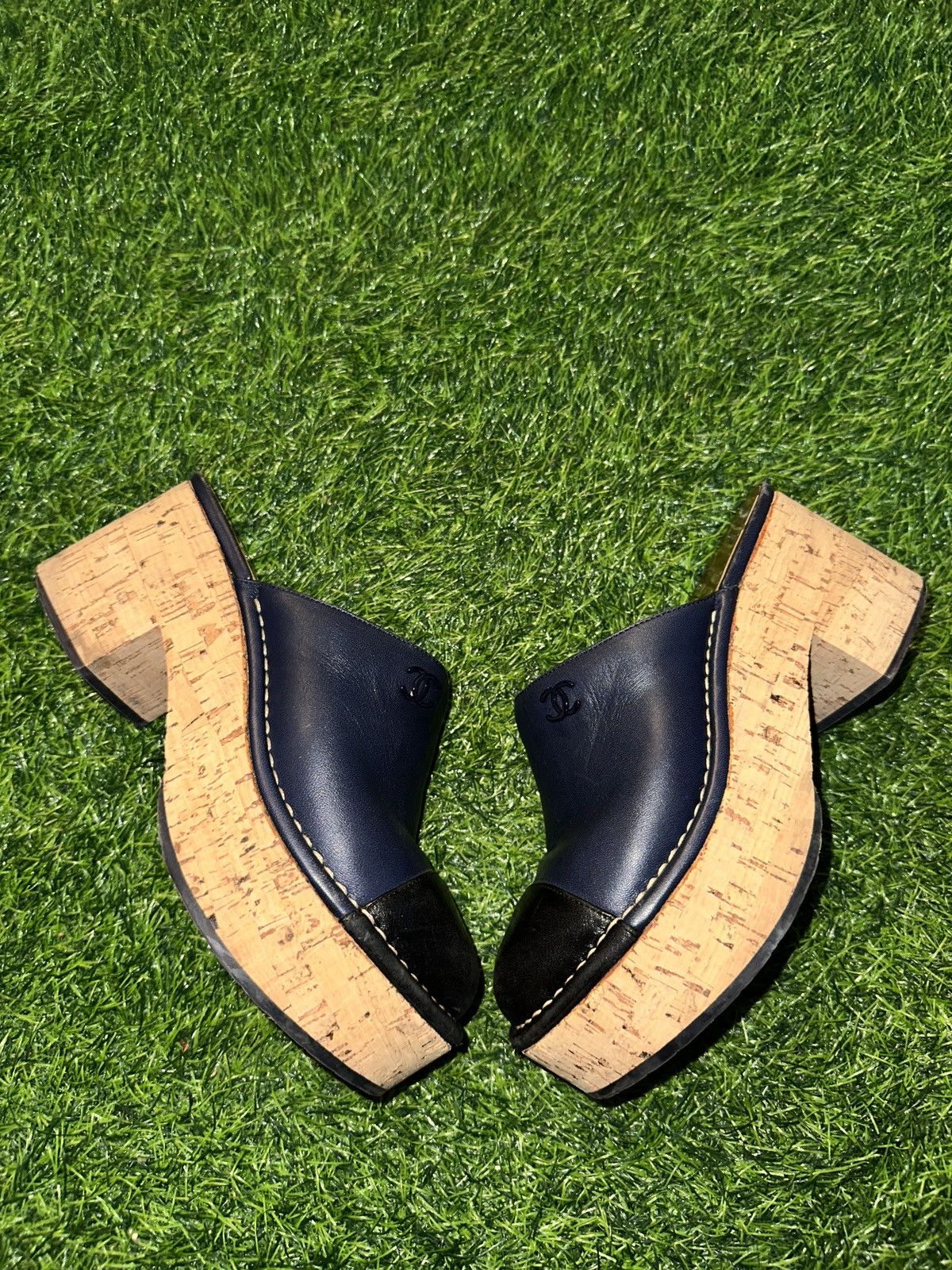 Chanel Chanel leather mules and clogs size 37 Size US 7 / IT 37 - 2 Thumbnail
