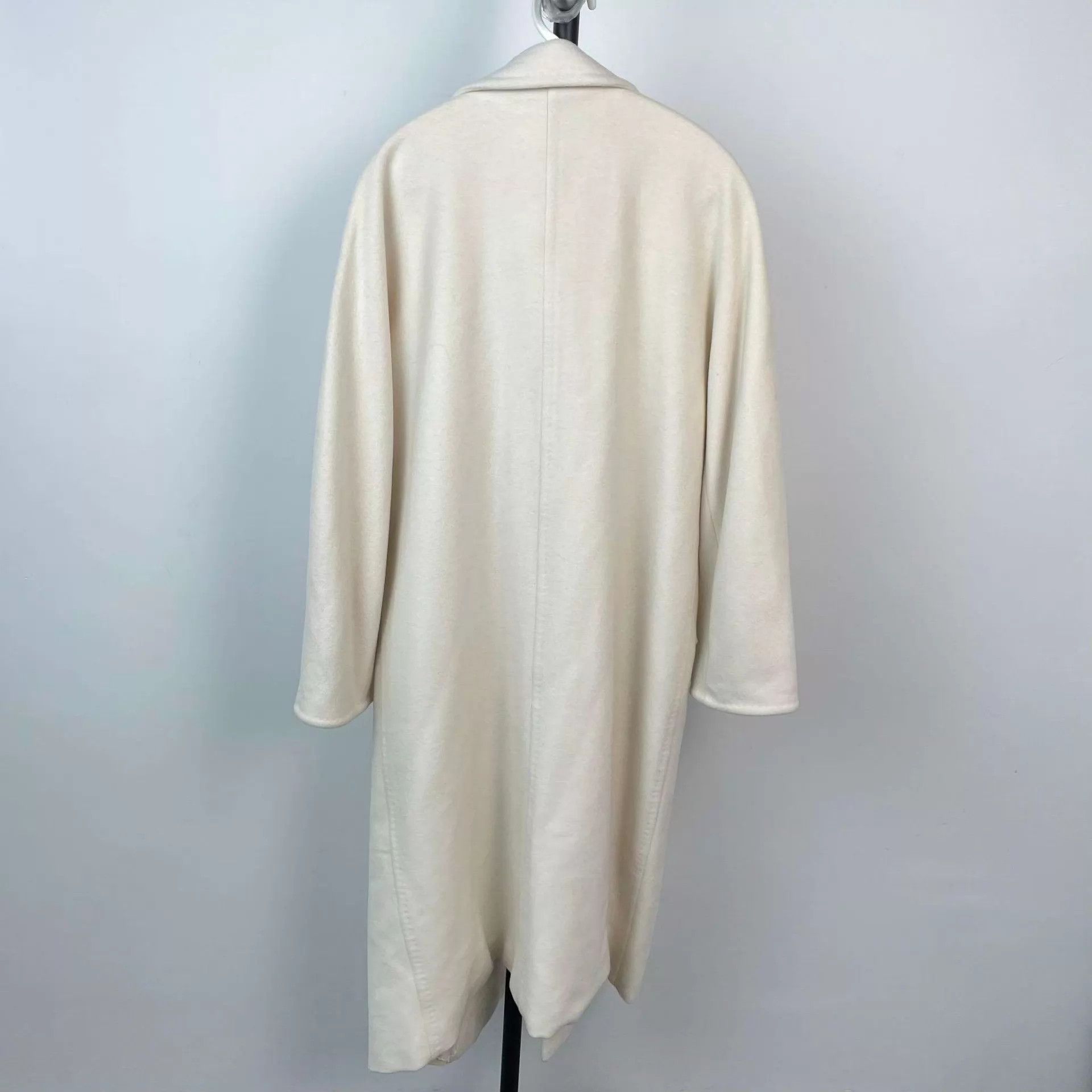 Max Mara MaxMara 101801 White Wool Coat 150 Size XS / US 0-2 / IT 36-38 - 2 Thumbnail