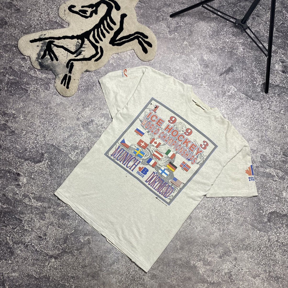 Other Vintage Bulletin Athletic 1993 Ice Hockey Championship tee Size US XL / EU 56 / 4 - 1 Thumbnail