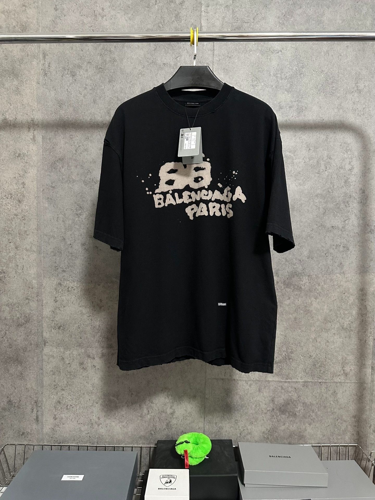 Balenciaga Balenciaga Splatter Print Short-Sleeve T-Shirt Size US S / EU 44-46 / 1 - 1 Thumbnail