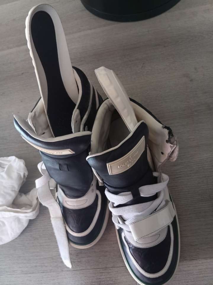 Louis Vuitton Louis Vuitton Men size 9.5 Size US 9.5 / EU 42-43 - 5 Thumbnail