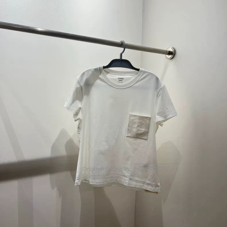 Hermes Hermes Solid Color Chest Pocket Embroidered Short Sleeve T Size S / US 4 / IT 40 - 1 Thumbnail