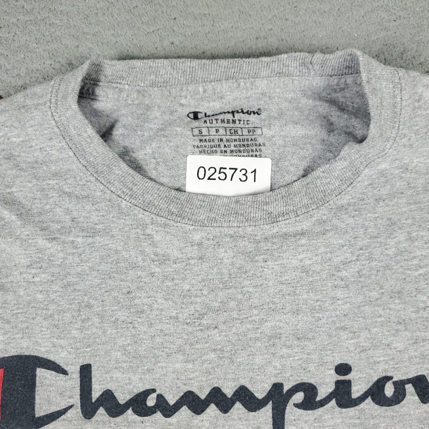 Champion Champion T Shirt Mens Size Small Casual Long Sleeve Adult Crew Neck Gray Cotton Regular Nike? Wait no. Size US S / EU 44-46 / 1 - 3 Thumbnail