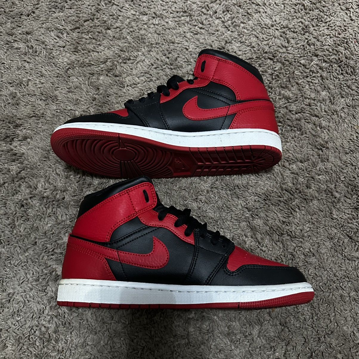 Jordan Brand Air Jordan 1 Mid “Banned” Size US 8 / EU 41 - 2 Thumbnail