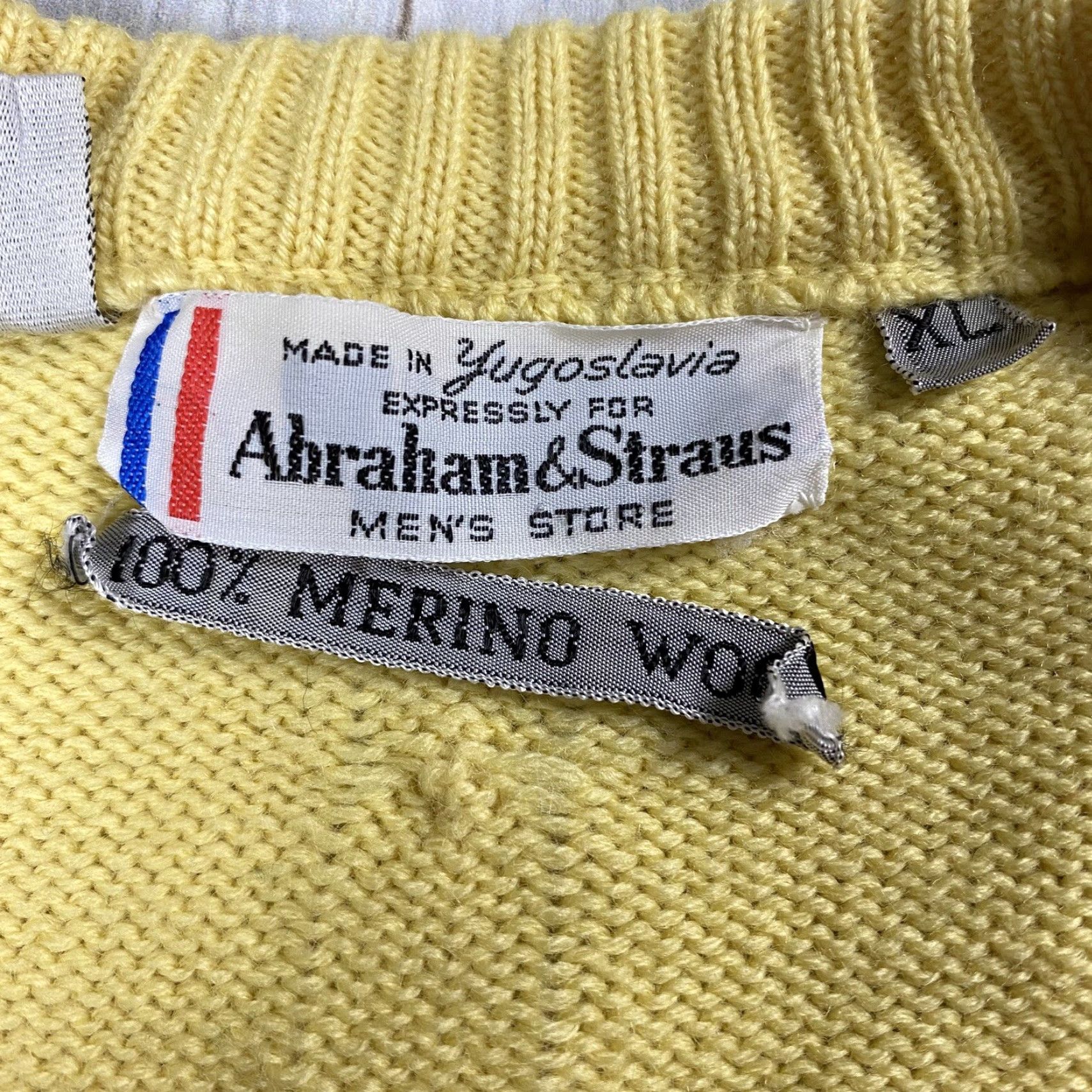 Vintage VINTAGE Abraham & Strauss 100% Merino Wool V-Neck Cardigan Knit Shirt XL Men's Yellow 1970s Secretary/Geek Size US XL / EU 56 / 4 - 3 Thumbnail