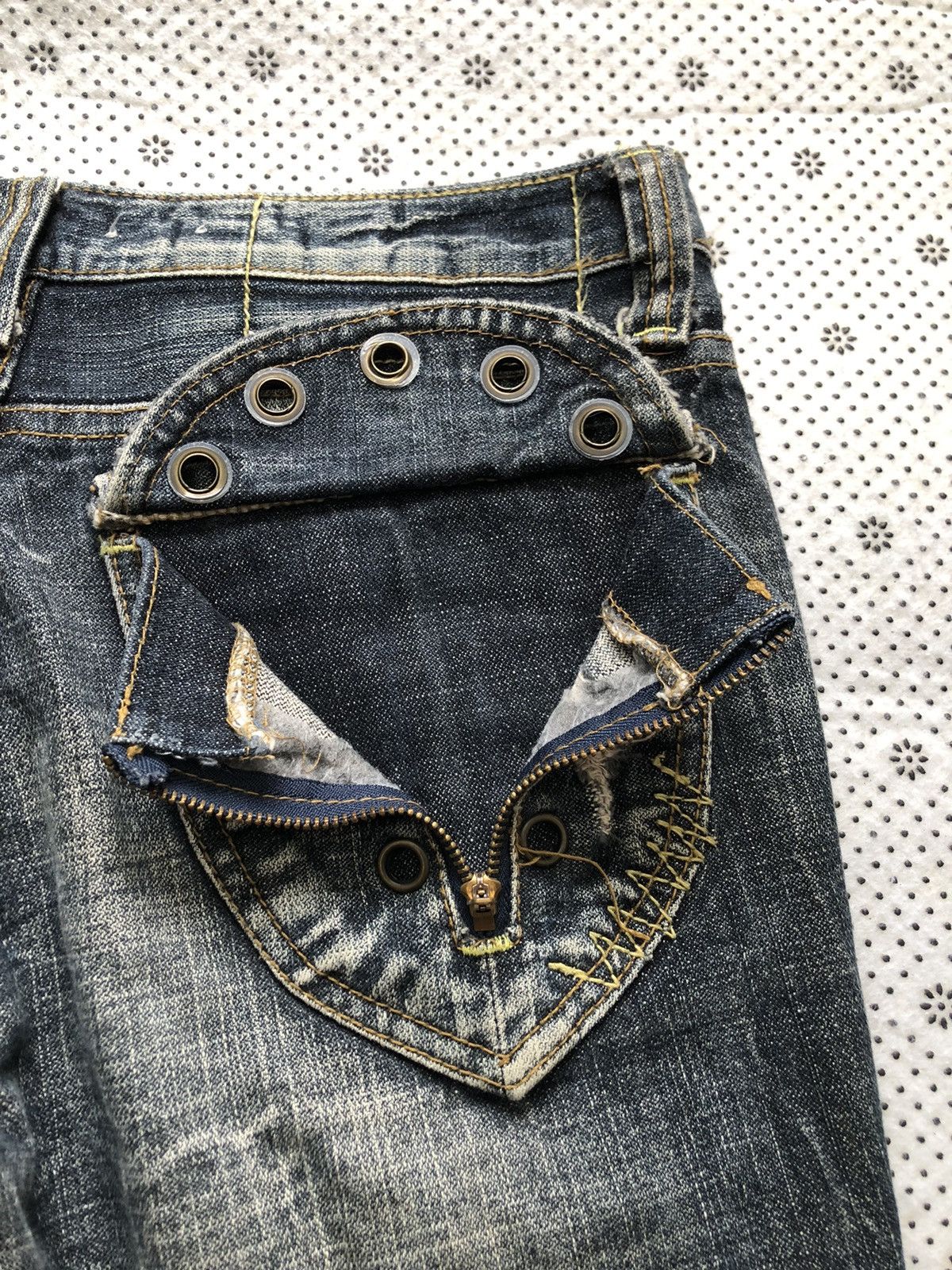 Hysteric Glamour × Japanese Brand Japanese Brand x On Board distressed jean Size 31" - 17 Thumbnail