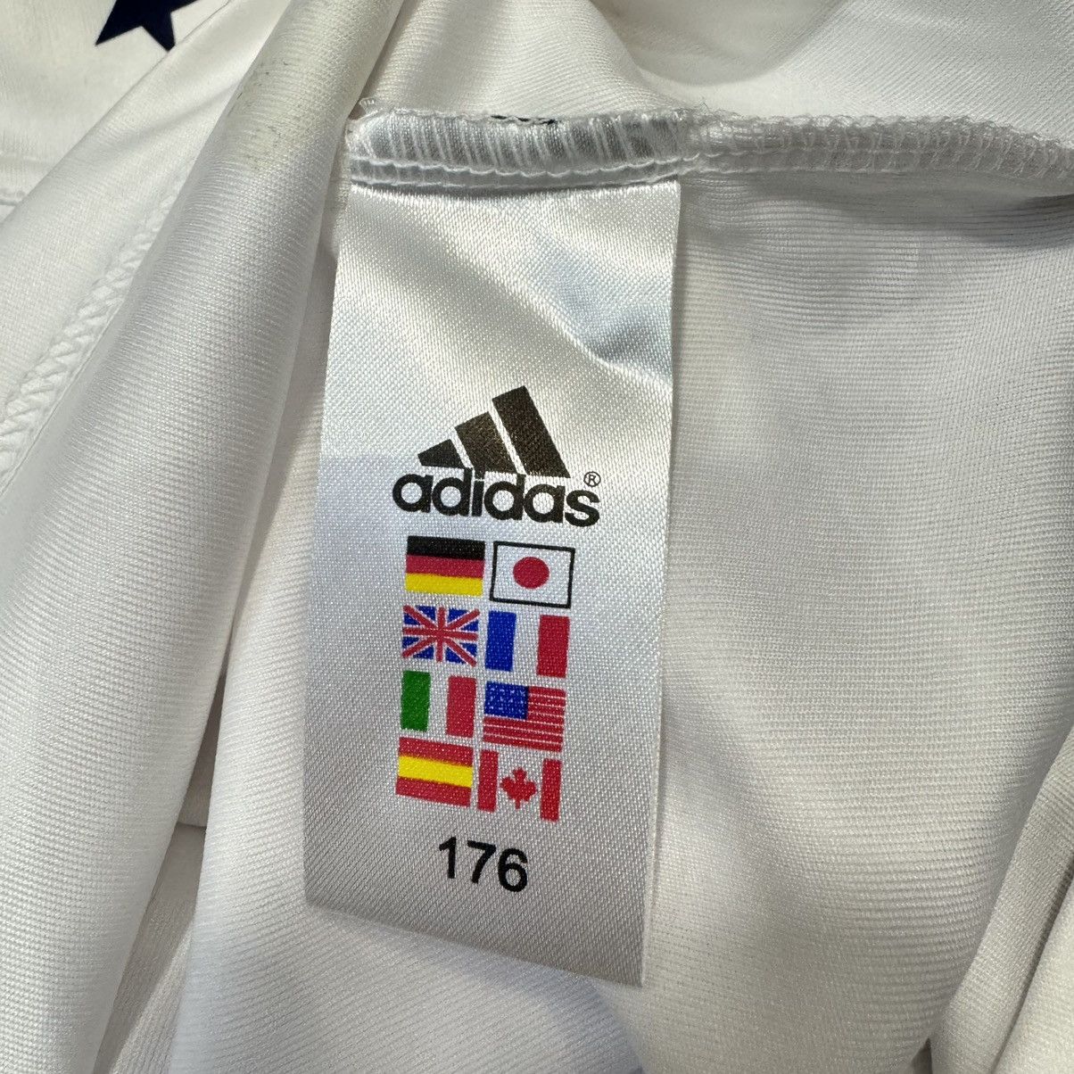 Adidas Fenerbahce 08/09 away shirt #3 R.Carlos (bnwt) Size US S / EU 44-46 / 1 - 10 Thumbnail