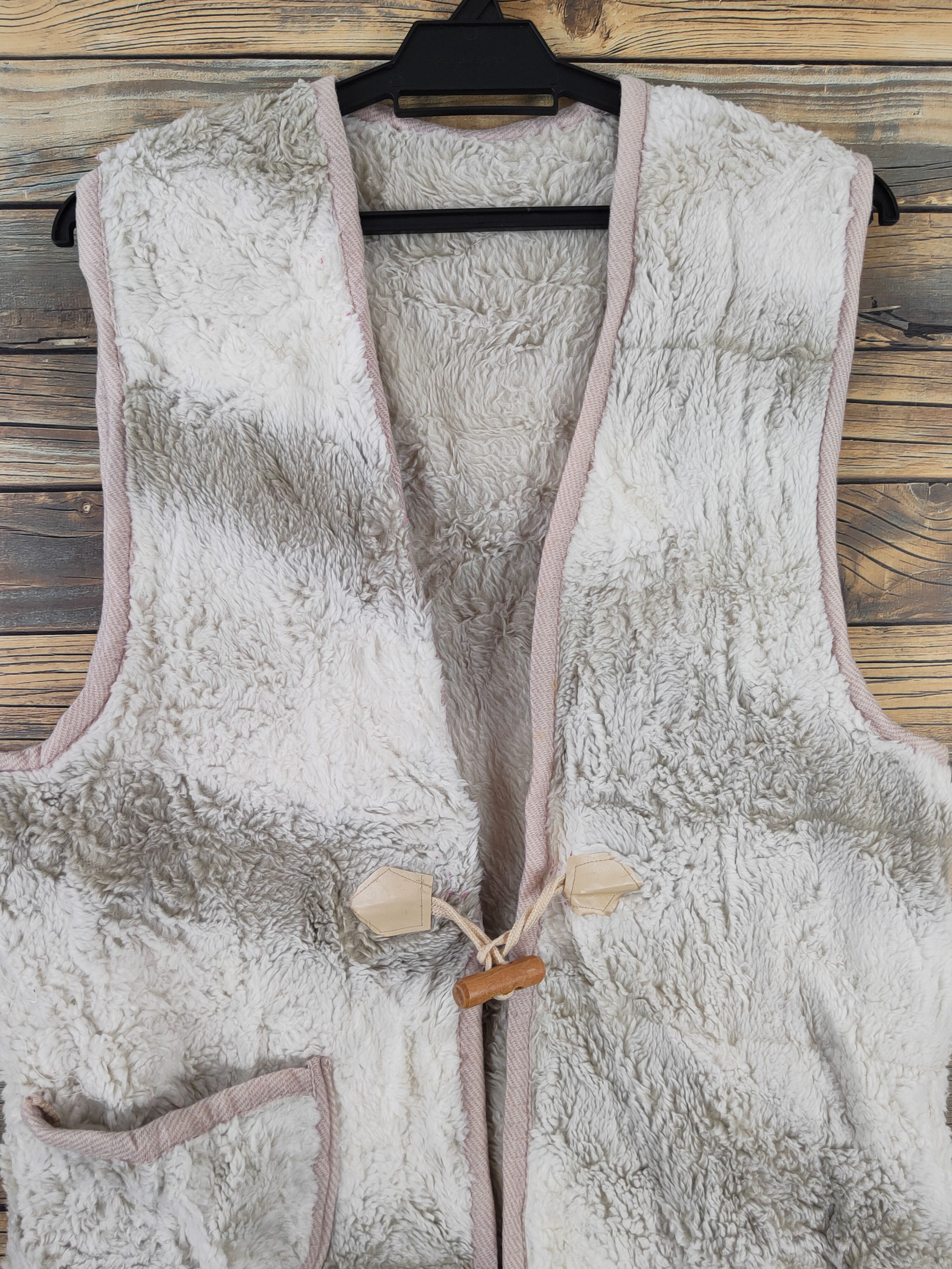 Japanese Brand × Vintage Vintage Japanese Brand White Green Fur Faux Toggle Vests Size M / US 6-8 / IT 42-44 - 2 Thumbnail