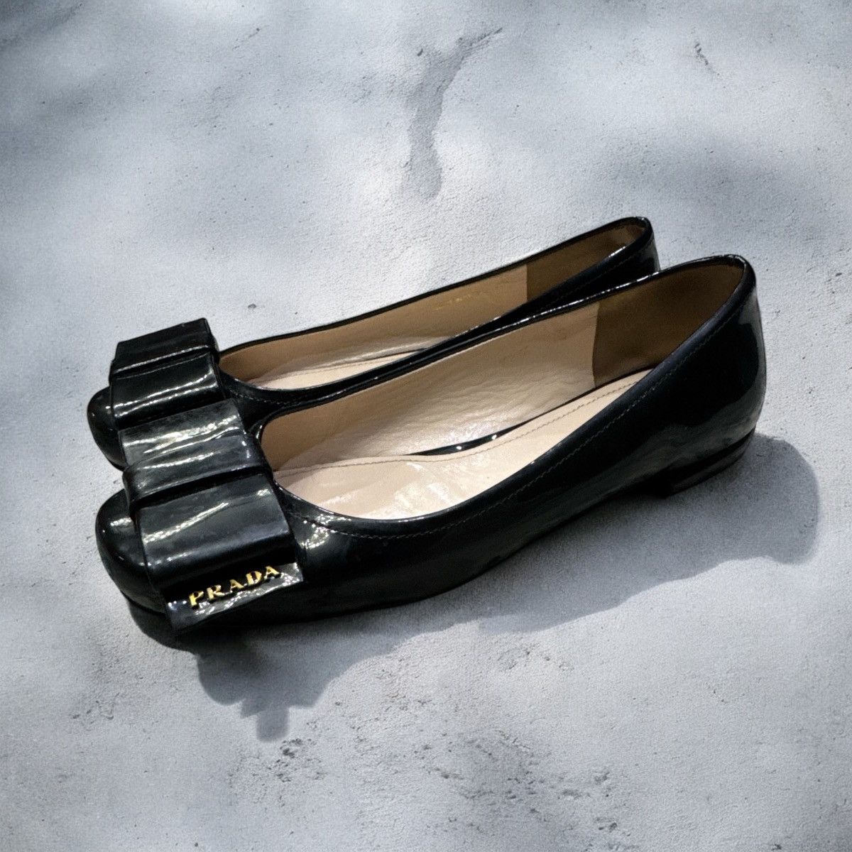 Prada PRADA BLACK PATTERN BOW BALLERINAS SIZE 35 Size US 5 / IT 35 - 1 Thumbnail