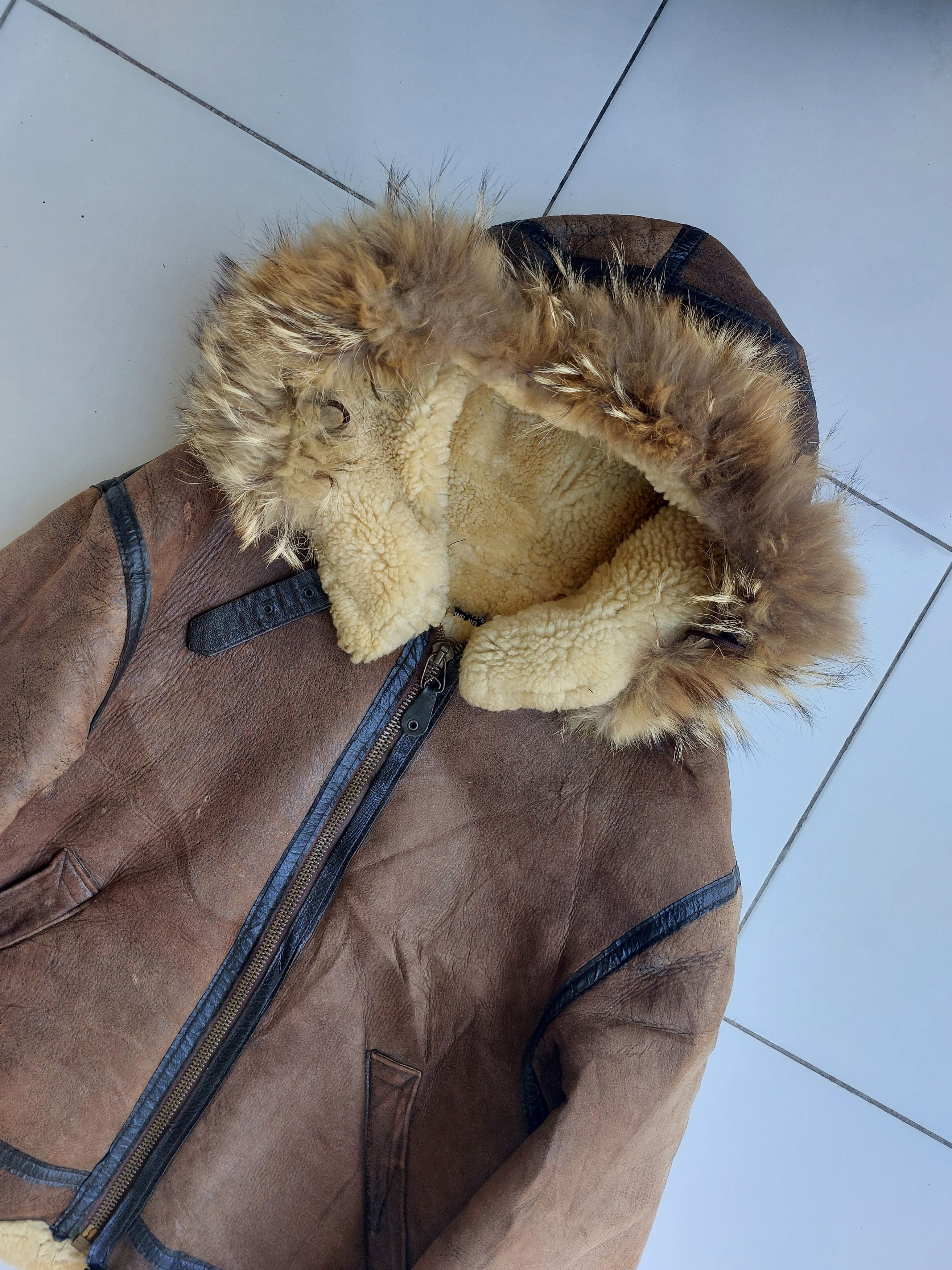 Avirex Avirex Vintage B3 Hooded Mouton Leather Jacket Military Size US L / EU 52-54 / 3 - 3 Thumbnail
