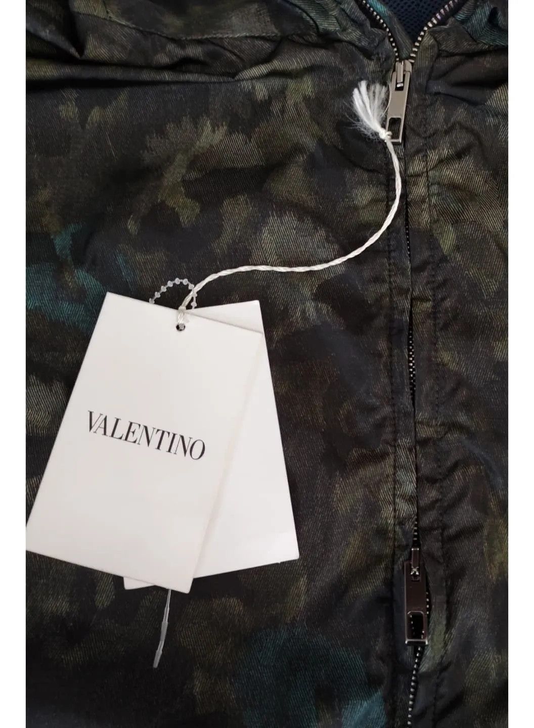 Valentino Valentino camo windbreaker L - Fashionella Size US L / EU 52-54 / 3 - 7 Thumbnail