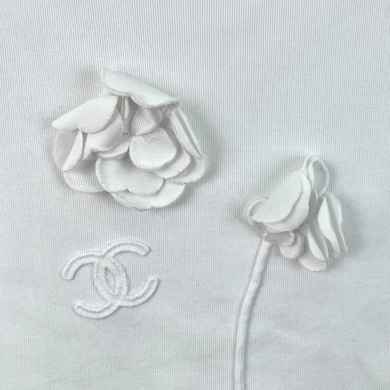 Chanel Chanel White Camellia Cotton TShirt -2505 Size US XXS / EU 40 - 4 Thumbnail