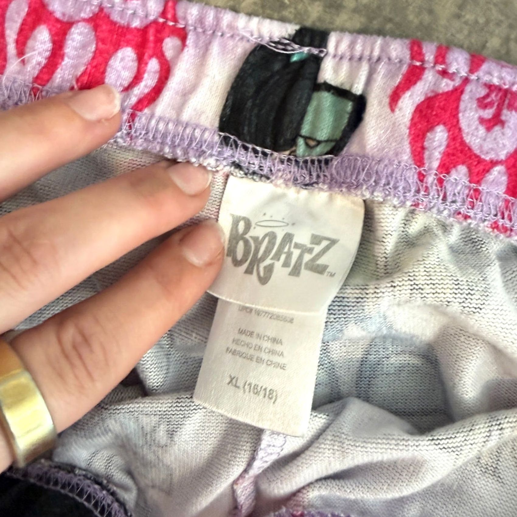 Vintage VINTAGE Bratz Dollz Barbiecore Grunge Purple Fleece Pajama Sweatpants XL Women Size 40" / US 18 - 3 Thumbnail