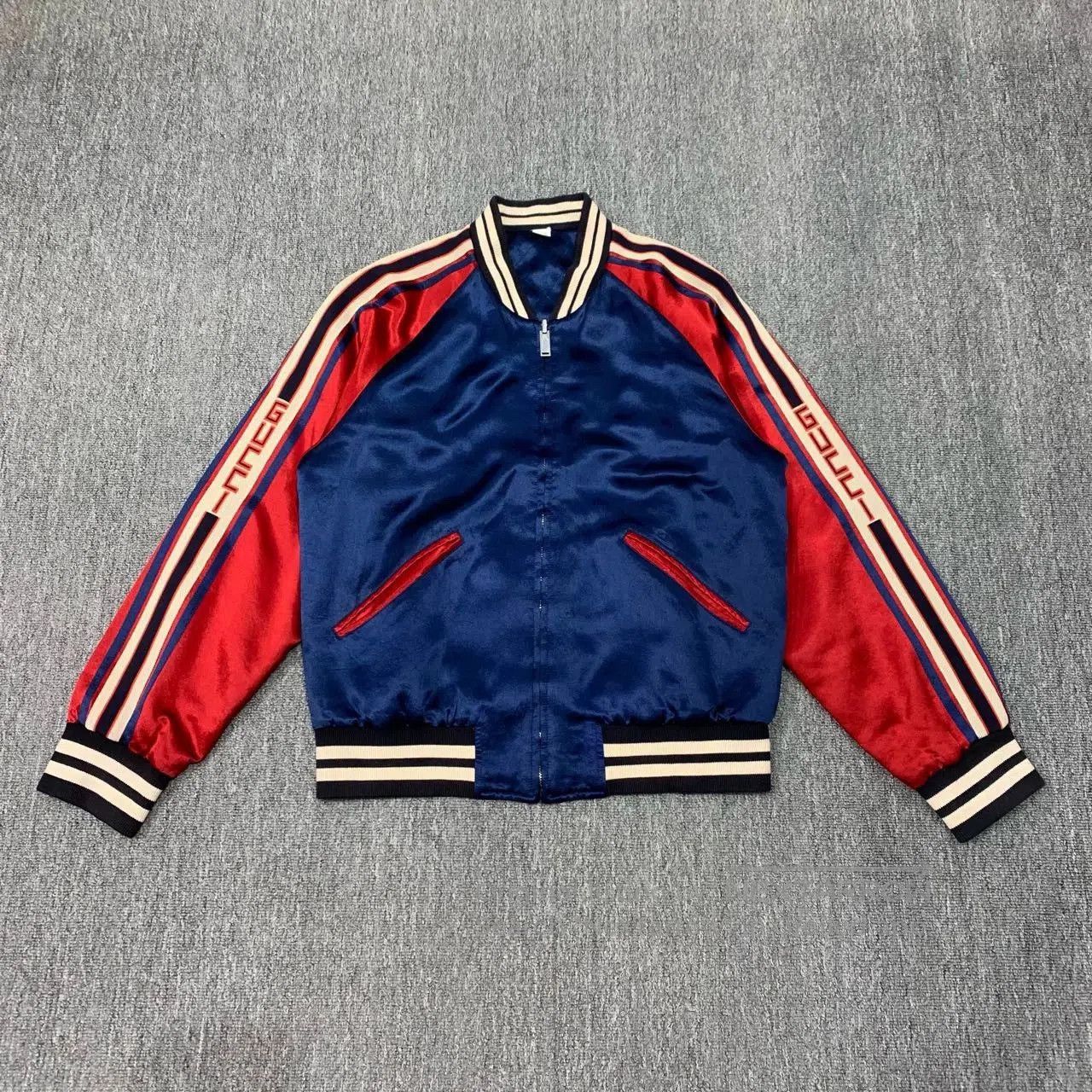 Gucci gucci red blue silk reversible jacket. Size US M / EU 48-50 / 2 - 1 Thumbnail