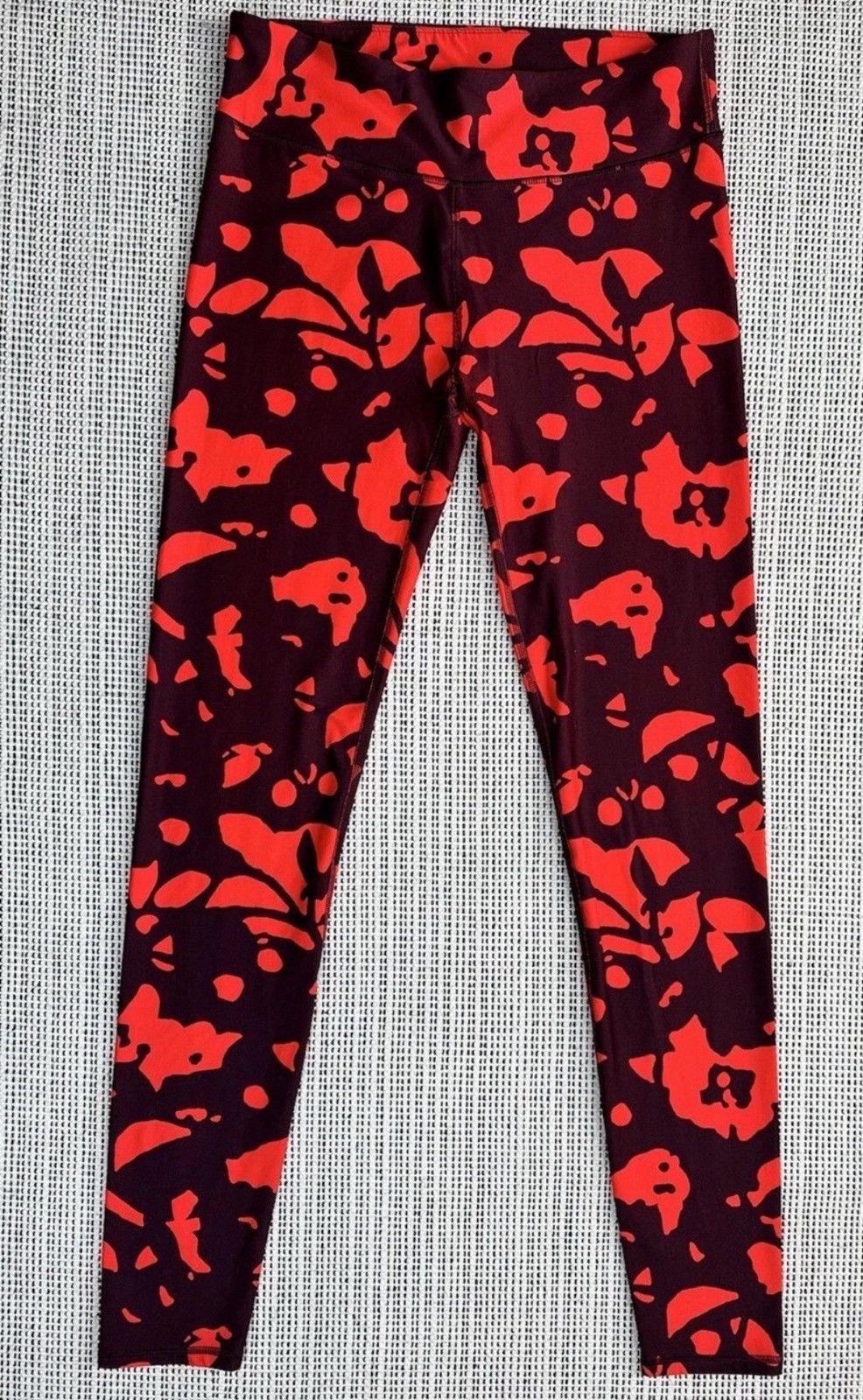 Fabletics FABLETICS mid-rise PowerHold Print Graphic Red Leggings SZ-L Size 34" / US 12 / IT 48 - 1 Thumbnail