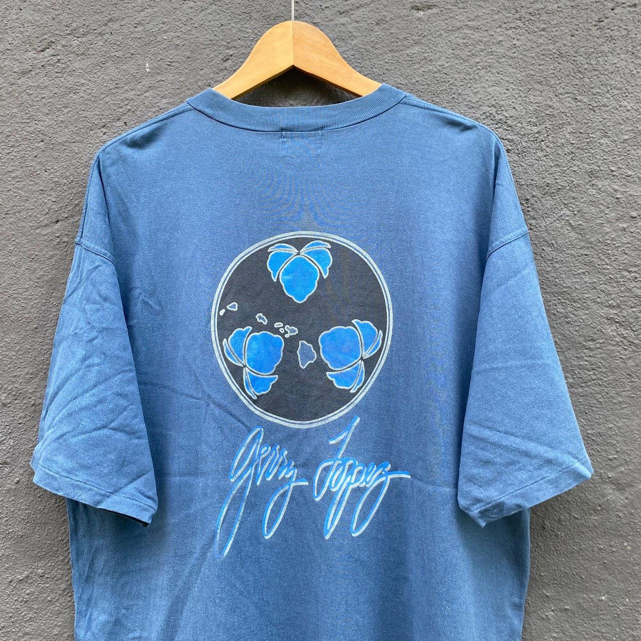 Vintage Thrashed Faded 90s Gerry Jopez Surf Brand Tee Size US L / EU 52-54 / 3 - 2 Thumbnail