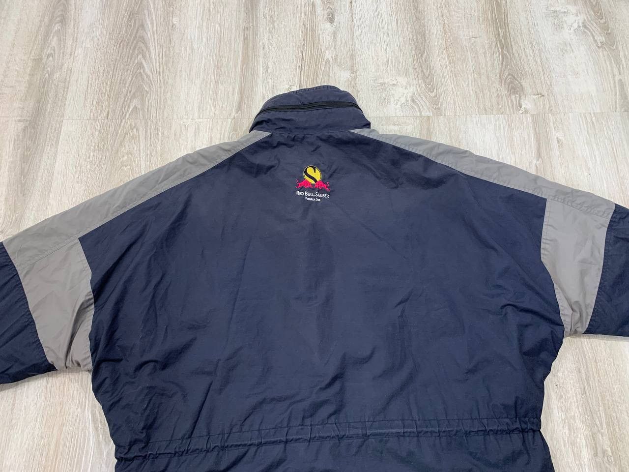 Vintage Mens vintage jacket Red Bull Sauber Formula 1 Size XL Size US XL / EU 56 / 4 - 8 Thumbnail