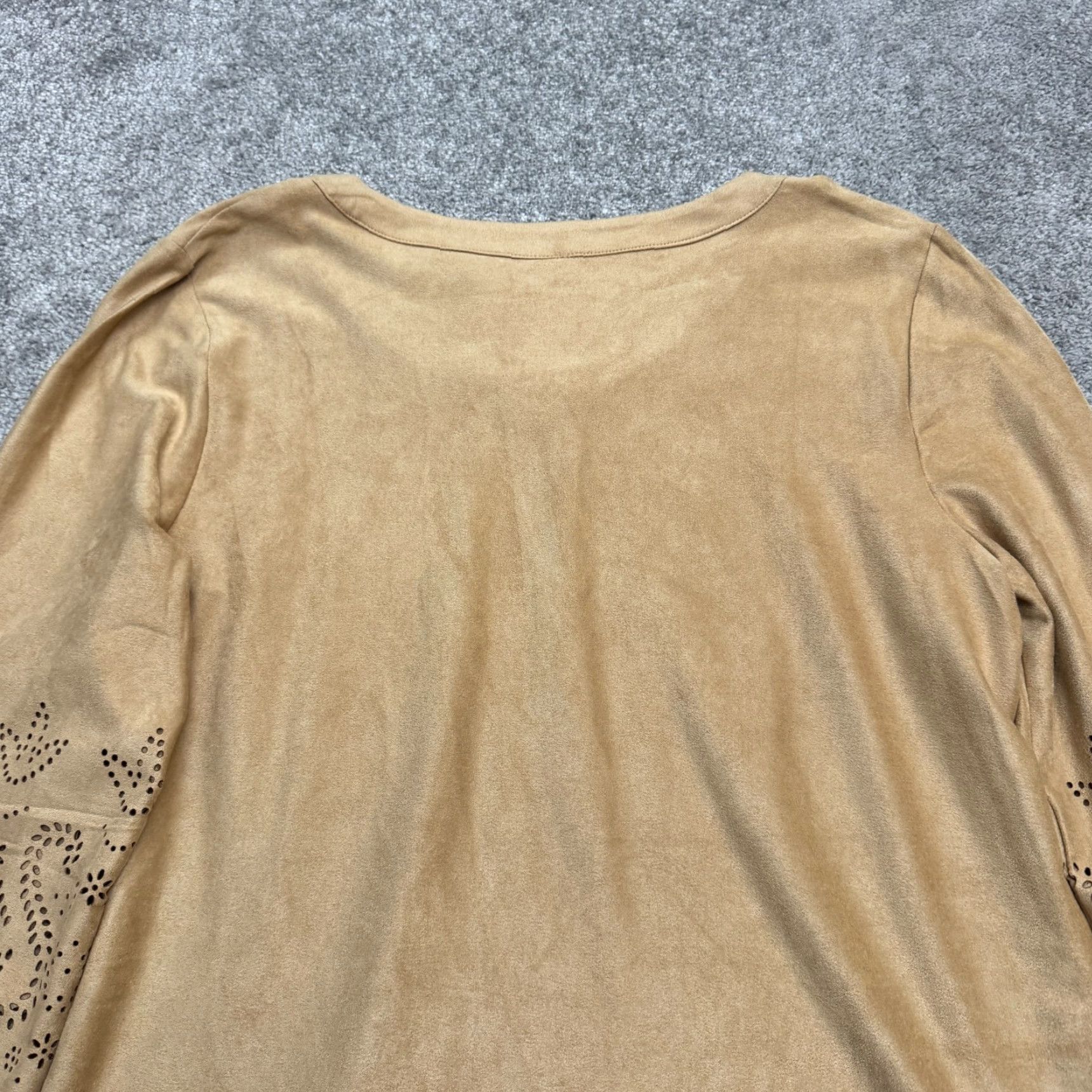Vintage Chico's Blouse Tunic Long Sleeve V-Neck Brown Tan Faux Suede Lace Cut Eyelet Scalloped Hem Womens L Regular Bohemian Classic Casual Shirt Size L / US 10 / IT 46 - 3 Thumbnail