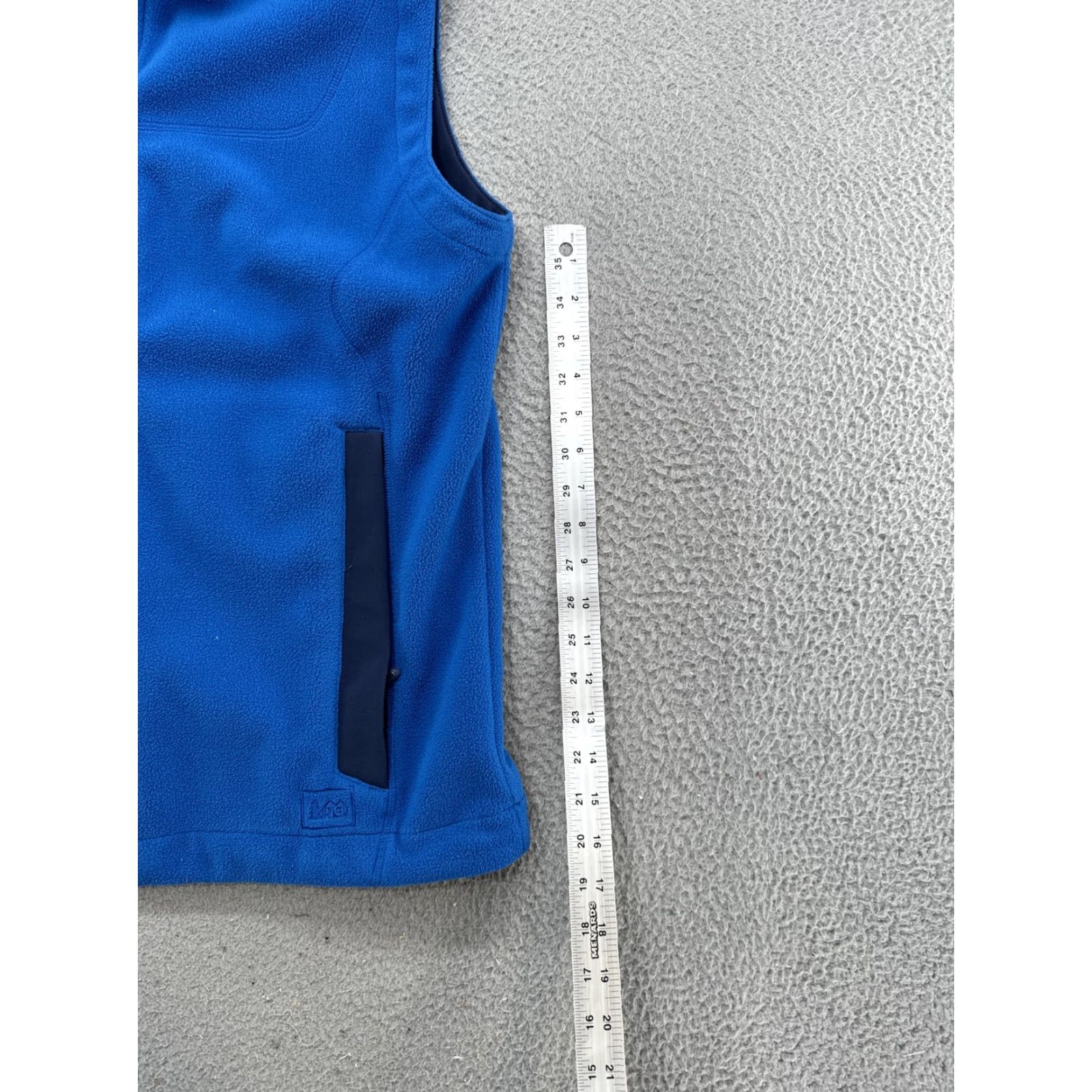 Vintage REI Blue Full Zip Fleece Polyester Vest Zip Pockets Men’s Size Medium Size US M / EU 48-50 / 2 - 7 Thumbnail